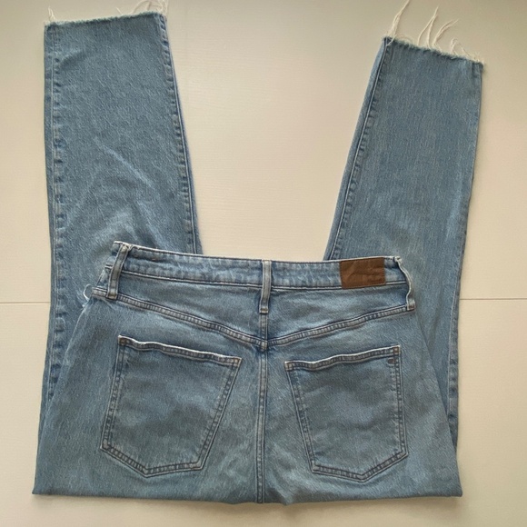 Madewell The Curvy Perfect Vintage Jean Cropped Distressed Size 32 - Picture 4 of 16